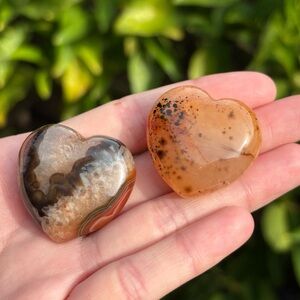 Carnelian Agate Crystal Heart Carving Set